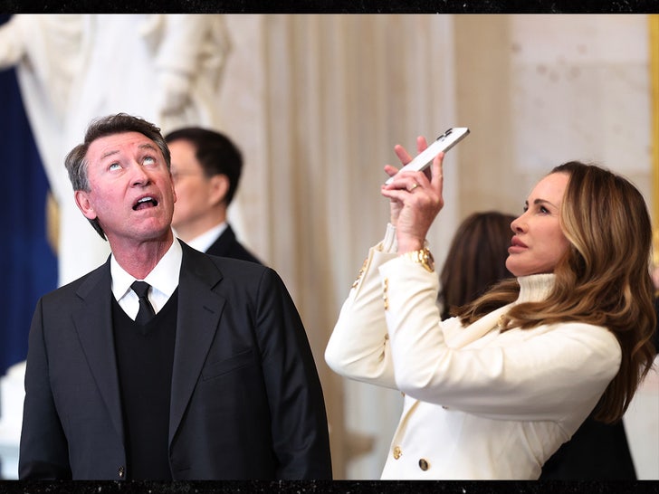Wayne Gretzky at Trump Inauguration Getty sub