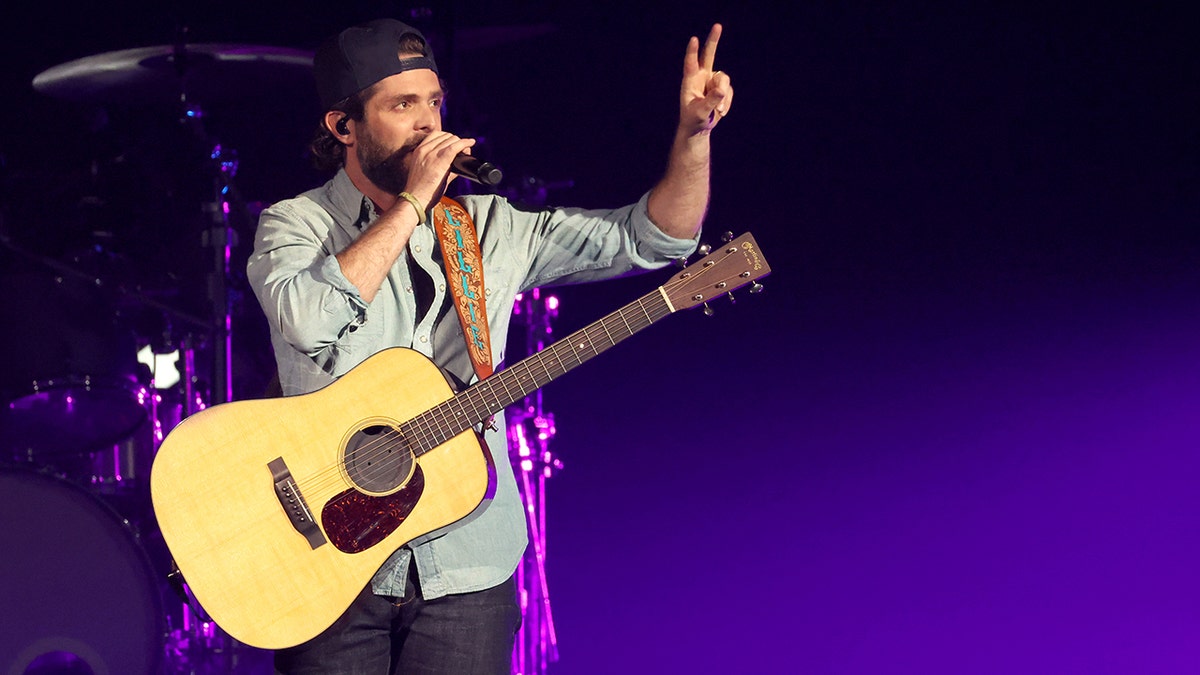 Thomas Rhett performing