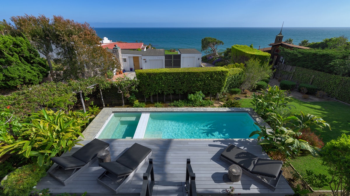 Pool overlooking the ocean at Orlando Bloom's Malibu house
