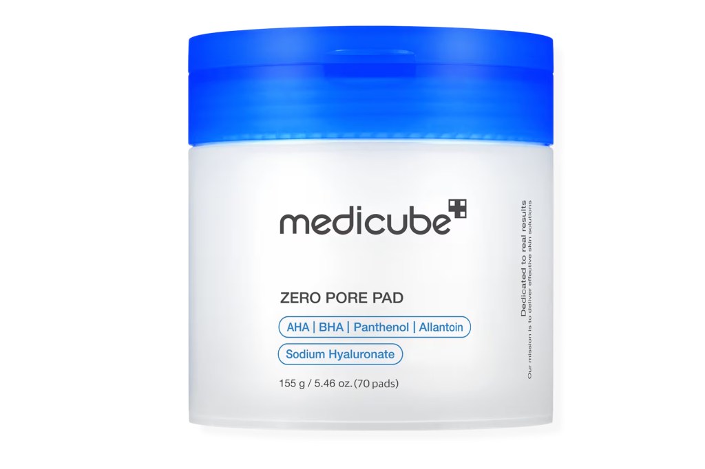 Medicube Zero Pore Pad with AHA, BHA, Panthenol, Allantoin, and Sodium Hyaluronate.