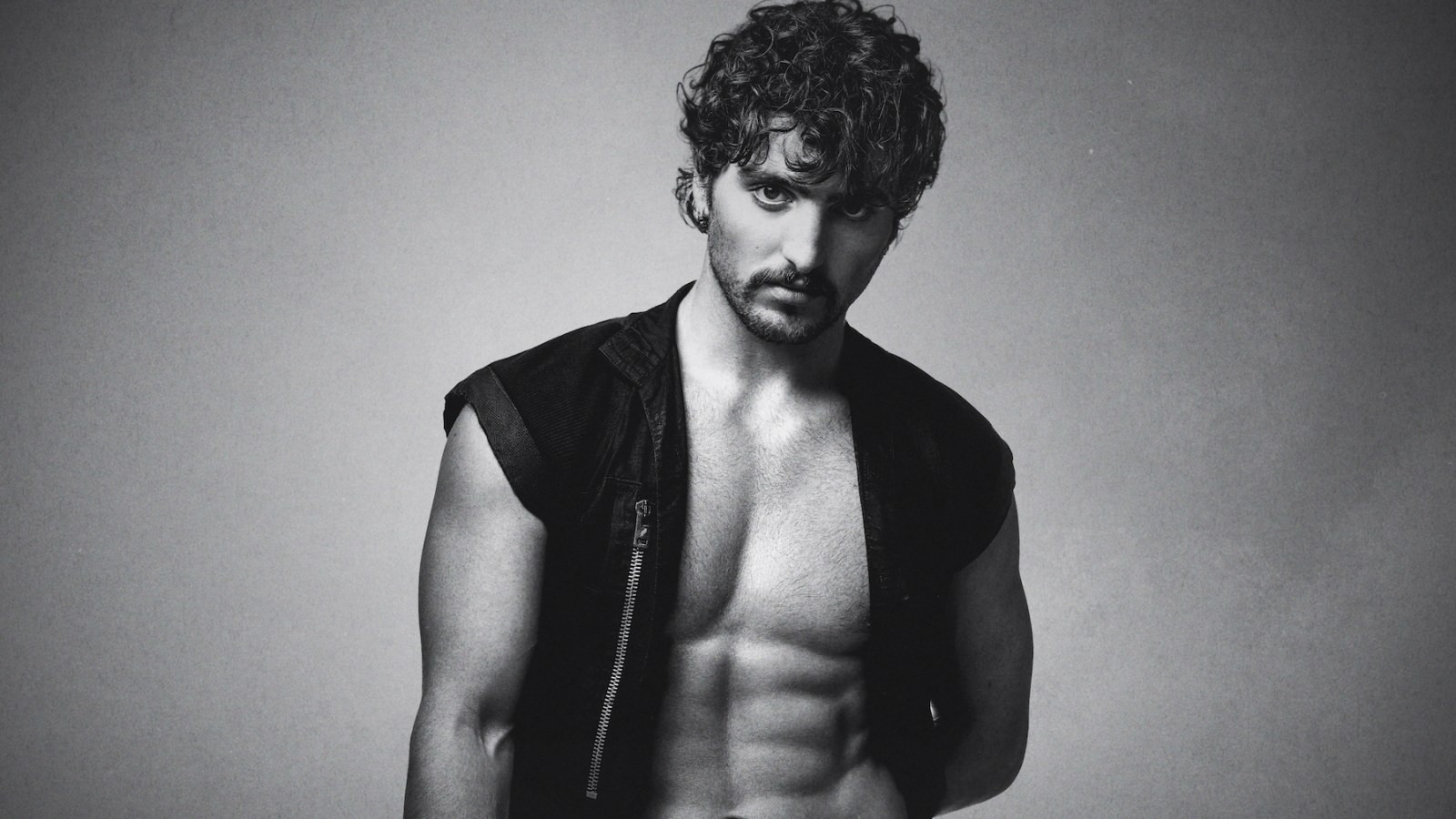 Benson Boone Bakes Up 'Wanted Man' Arena Tour