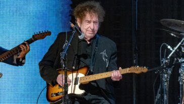 Bob Dylan Baffles Fans With Patreon Offering Up Faux Vintage Letters