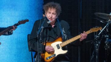Bob Dylan puzzles fans with Patreon debut