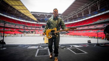 Bruce Springsteen's new tour is "going to be political", says he's prepared for "blowback"