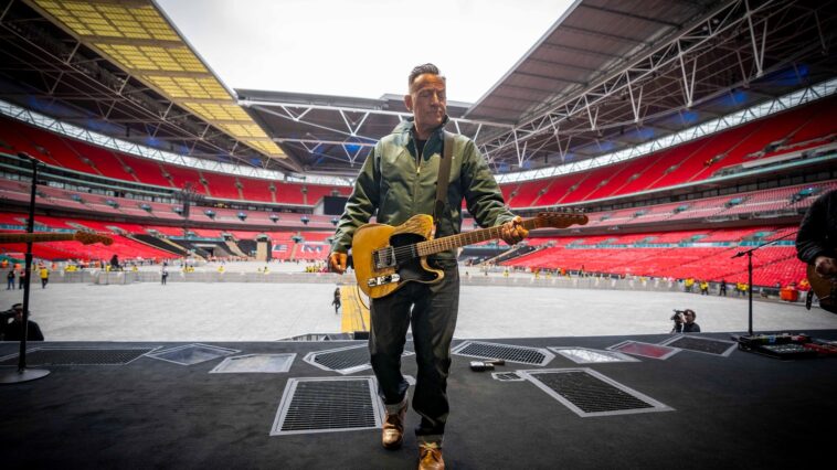 Bruce Springsteen's new tour is "going to be political", says he's prepared for "blowback"