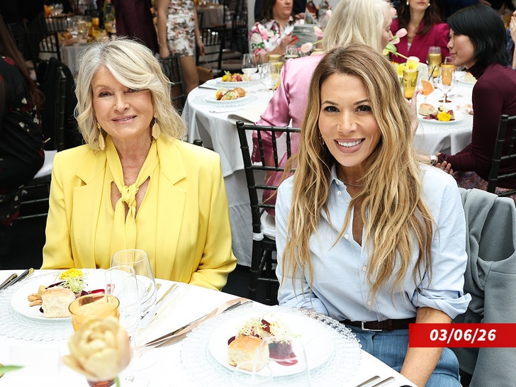 martha-stewart-Daisy-Toye-sub-getty-1