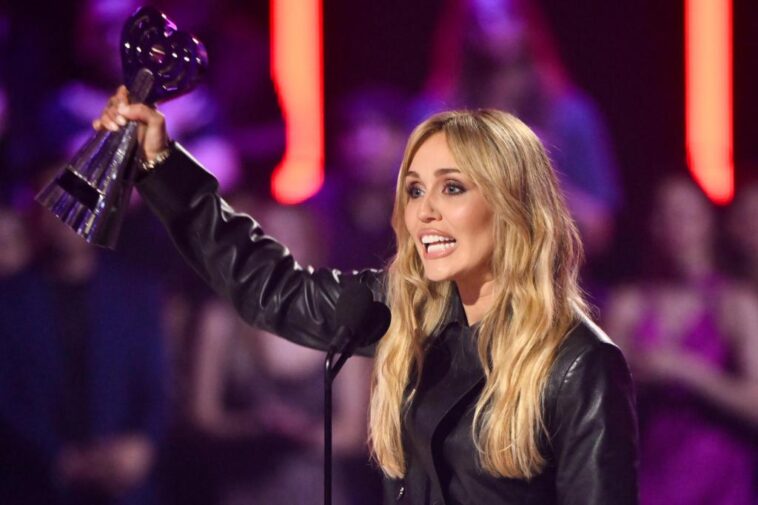 Miley Cyrus Accepts Innovator Award at 2026 iHeartRadio Music Awards