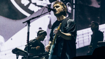 Sam Fender raises £50,000 for charity Youth Music