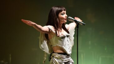 Watch Chvrches Debut New Song 'Conman' at Royal Albert Hall