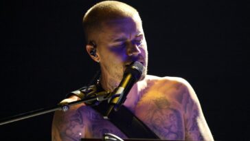 Watch Justin Bieber play surprise Coachella warm-up show