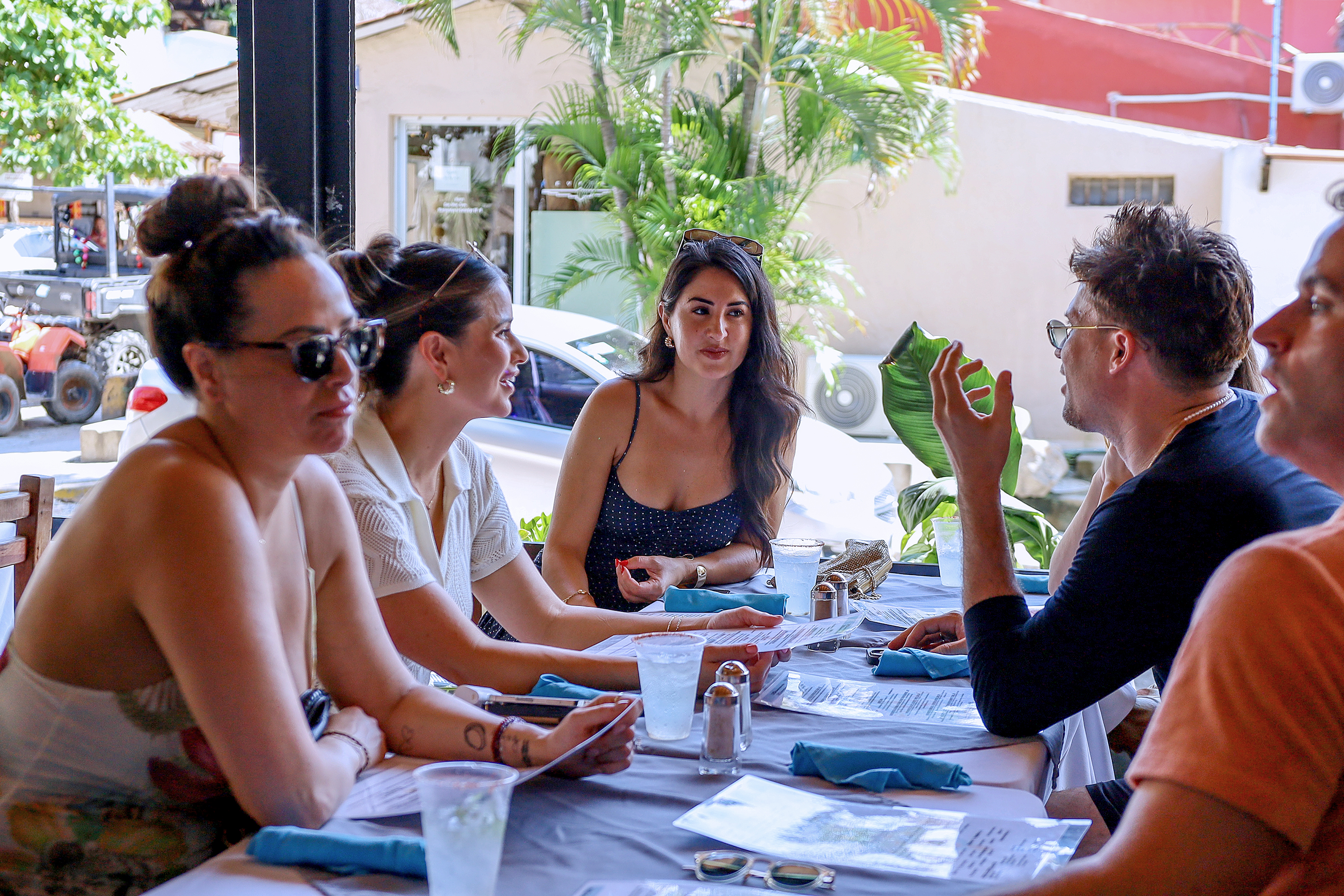 THE VALLEY -- Pictured: (l-r) Kristen Doute, Nia Booko, Michelle Saniei, Tom Schwartz, Jesse Lally -- (Photo by: Valeria del Paso/Bravo via Getty Images)
The Valley - Season 3