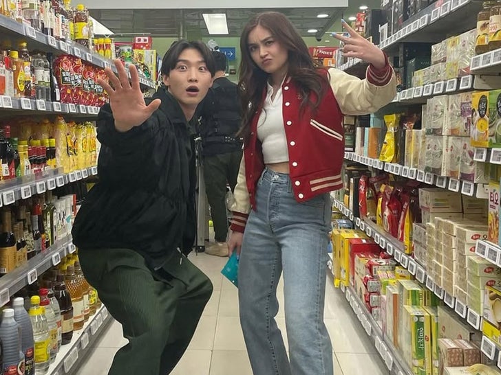 0403-XO-Kitty-BTS-Sub2