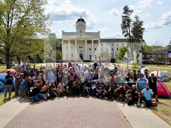 Jonathan-Majors-handout-1