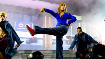 PinkPantheress 2026 Coachella-Approved UGG Shoes: Where to Buy Online