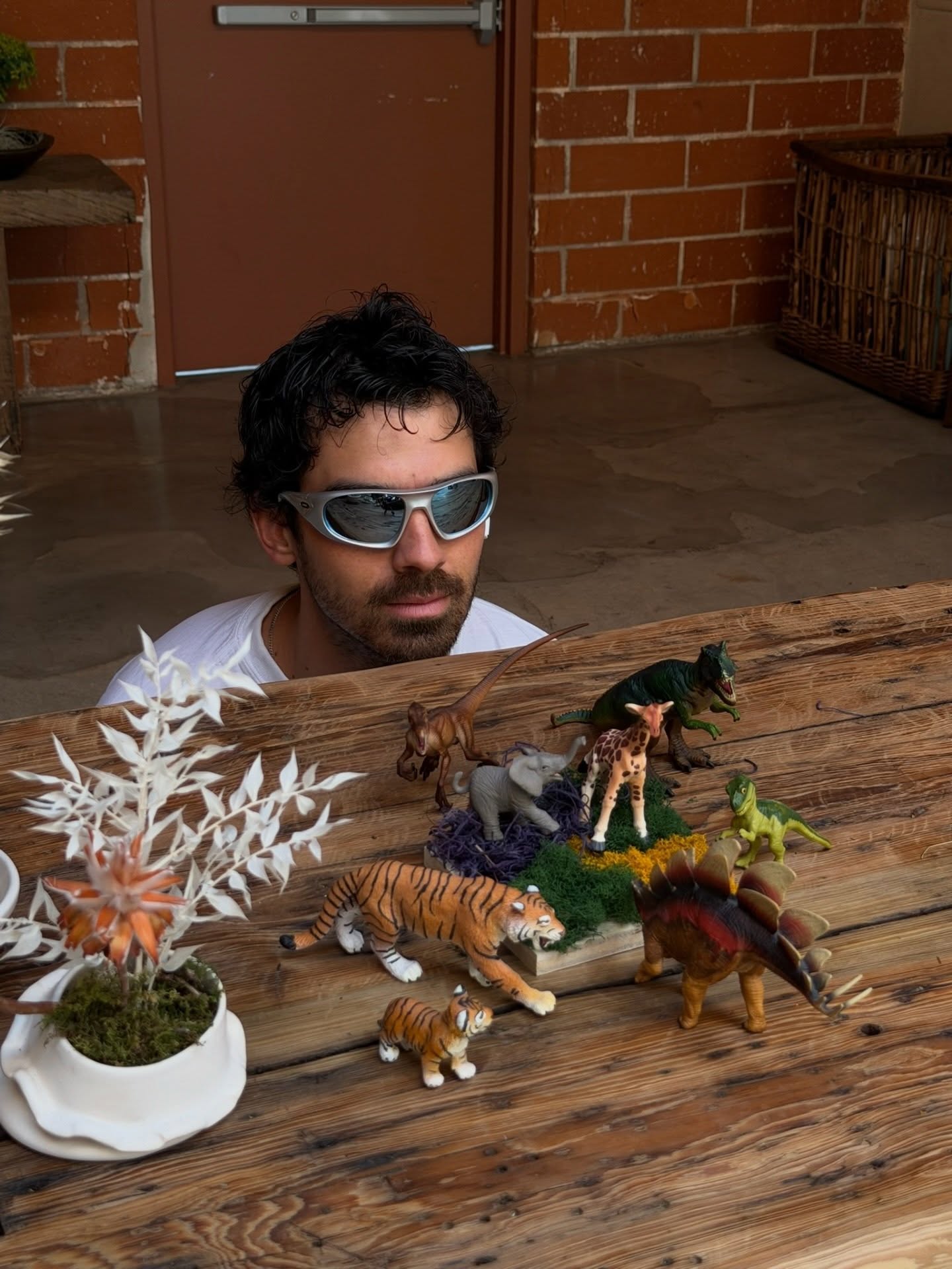 Joe Jonas is "locked in on my rest and relaxation sanctuary in the desert."