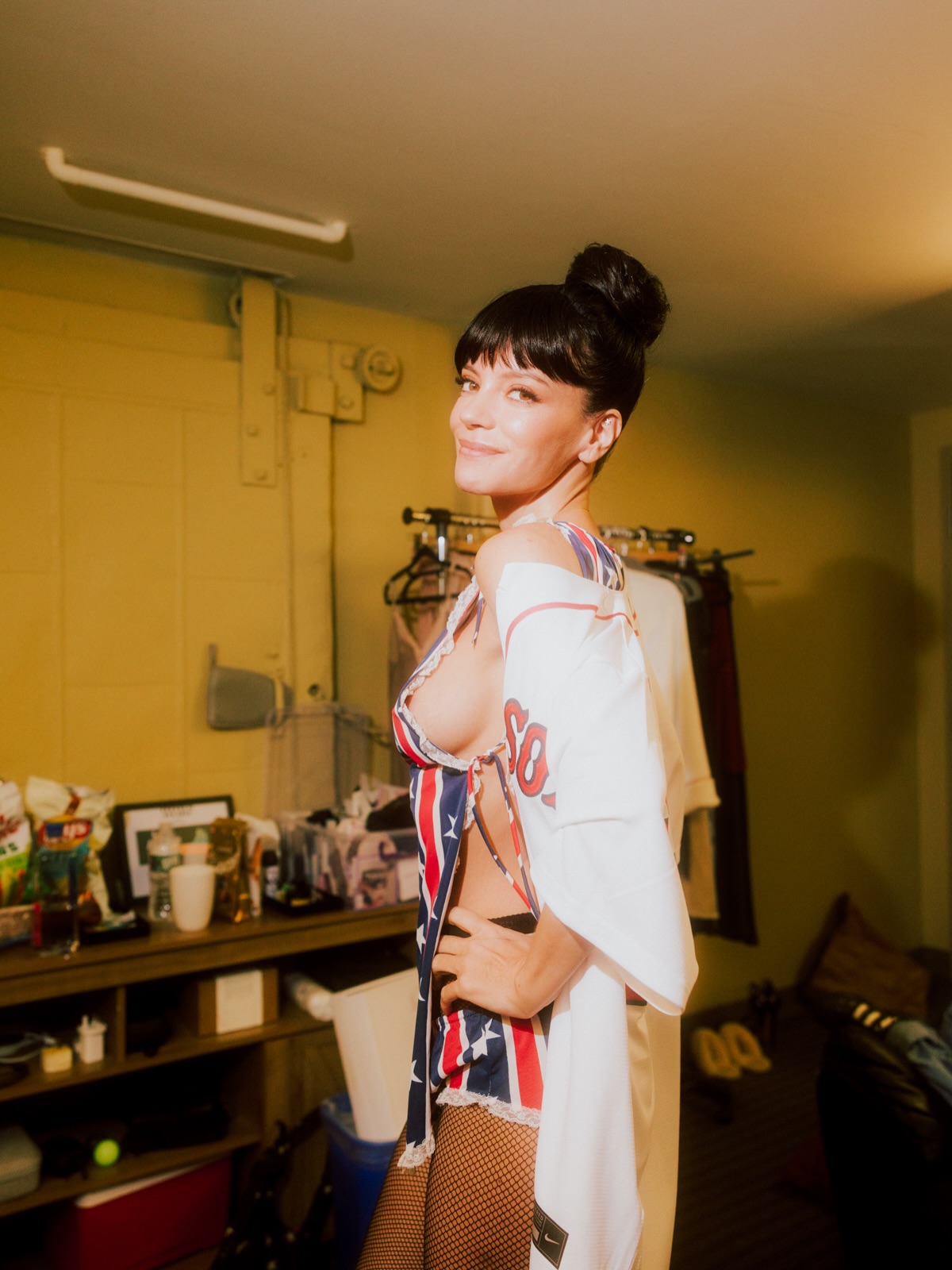 She thinks her ex really Sox!  Lily Allen hits the stage in Boston while on tour for her breakup album, “West End Girl.”