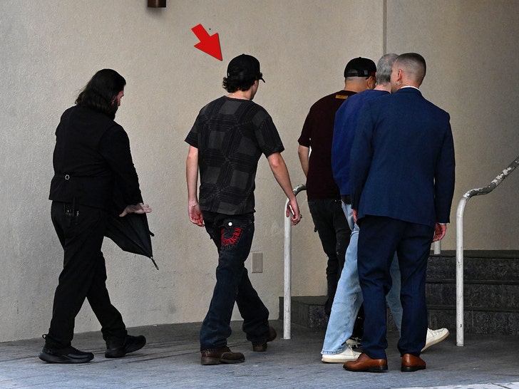 Timothee-Chalamet-backgrid-3