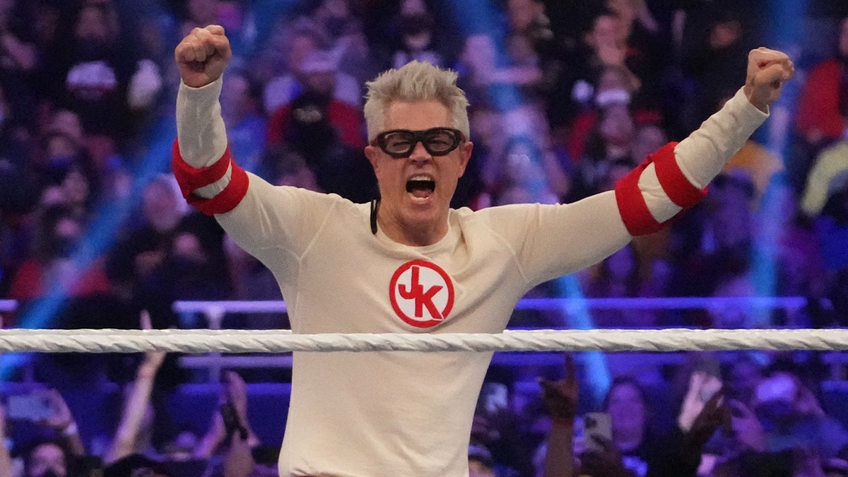 Johnny Knoxville in the Royal Rumble