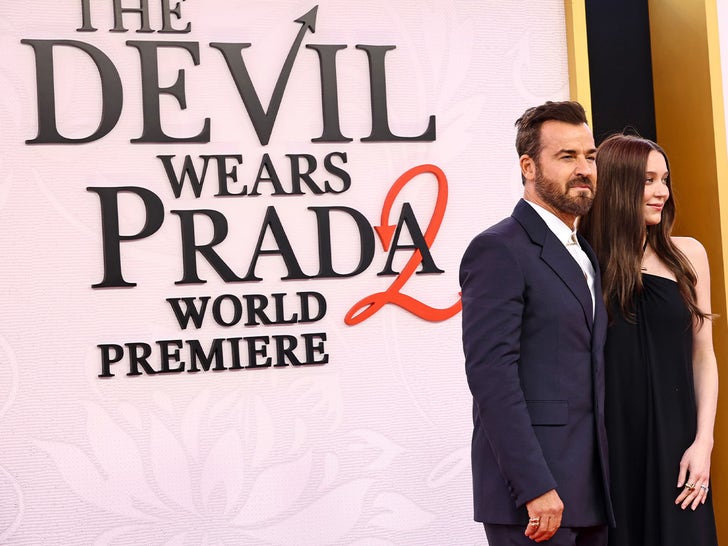 0420-Devil-Wears-Prada-2-Cast-SUB