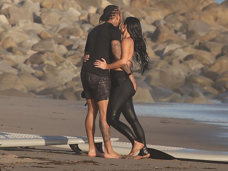 0421-Kim-Kardashian-Lewis-Hamilton-SUB-1