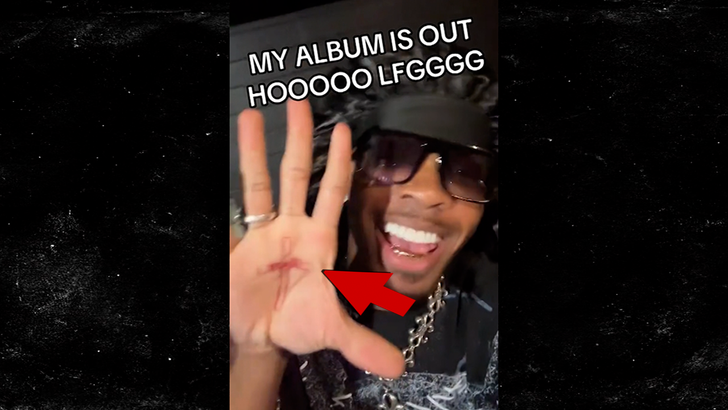 042126_d4vd_tiktok_singing_kal