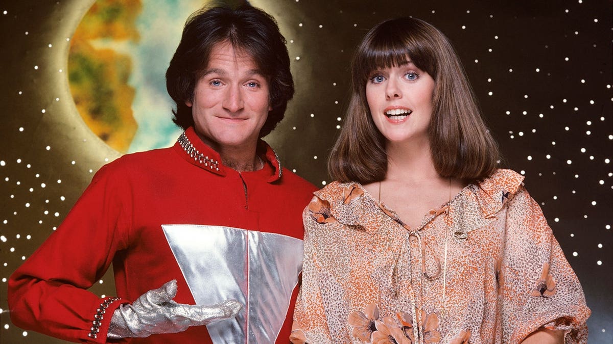 Robin Williams and Pam Dawber in a promotional picture for "Mork and Mindy" in September 1978.