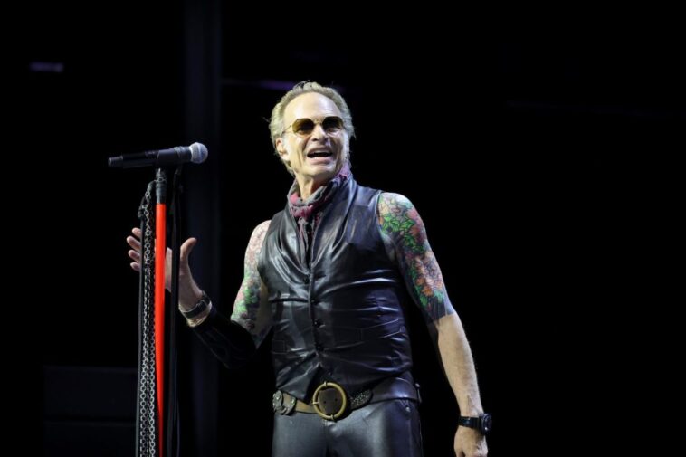 David Lee Roth Joins Teddy Swims at Stagecoach for 'Jump'