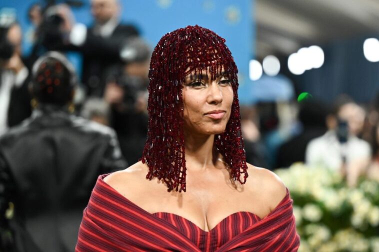 Alicia Keys Says Music Industry Is Still a 'Good Old Boy Network'