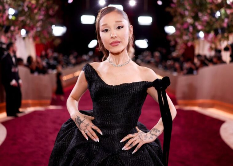 Ariana Grande Teases New Album & Italy Mayor Shares Reaction: Video