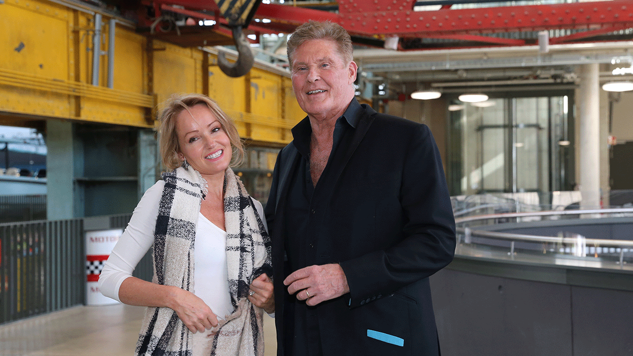 Hasselhoff and Roberts met in 2011 when she asked for his autograph and he asked for her number.