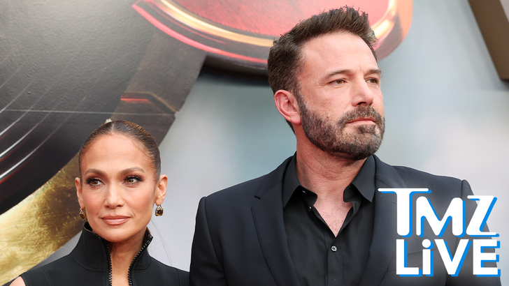 041026_ben_affleck_jlo_kal