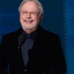 Billy Crystal Announces Play About the Loss of His Home in L.A. Fires