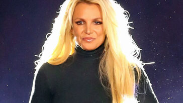 Britney Spears Voluntarily Enters Rehab - She Knows 'She Hit Rock Bottom'
