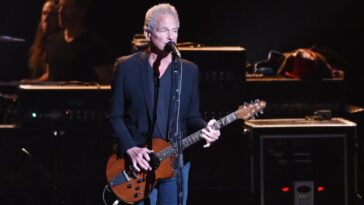 Fleetwood Mac's Lindsey Buckingham Attacked by Woman: Law Enforcement