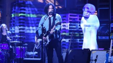 Jack White Performs 'Derecho Demonico' and 'G.O.D.'