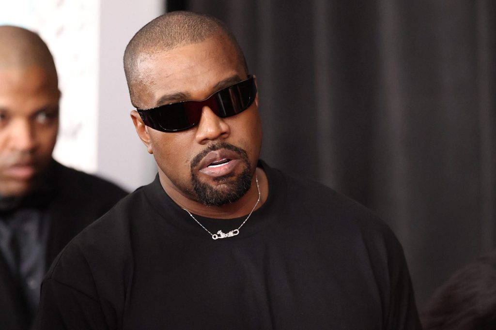 Kanye's 'Bully' No. 1 Debut on Top R&B/Hip-Hop Albums Chart