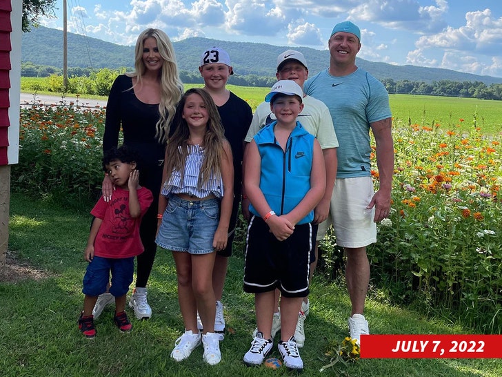Kim Zolciak and kroy Biermann with family insta