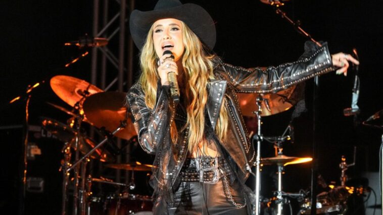 Lainey Wilson Brings Masterful Headlining Set to Stagecoach