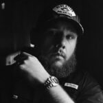 Luke Combs' 'Sleepless in a Hotel Room' No. 1 on Country Airplay Chart