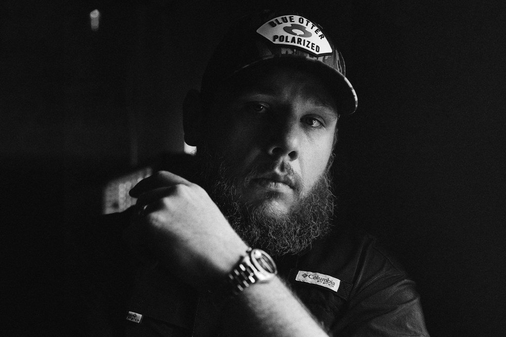 Luke Combs' 'Sleepless in a Hotel Room' No. 1 on Country Airplay Chart