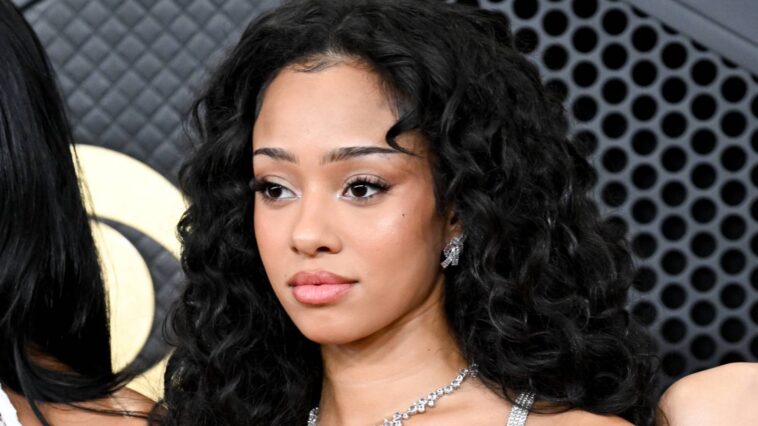 Manon says she's "having positive conversations" with label after being placed on "temporary hiatus" from KATSEYE