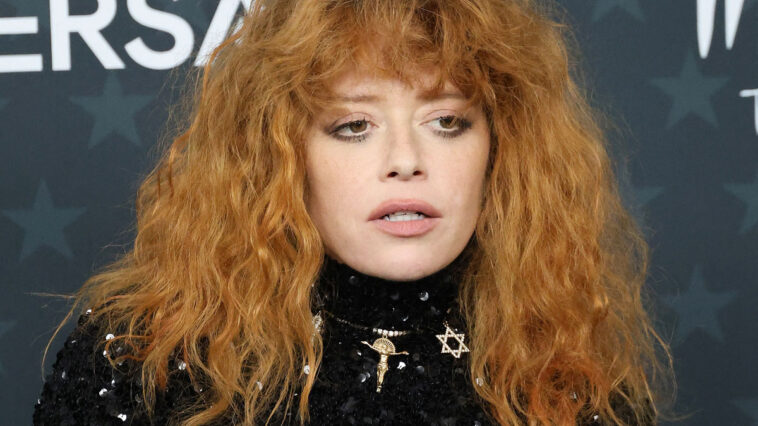 Natasha Lyonne Apologizes To Fellow Travelers Who Were Delayed After ICE Escorted Her Off Plane - All Over A Sleeping Pill?!