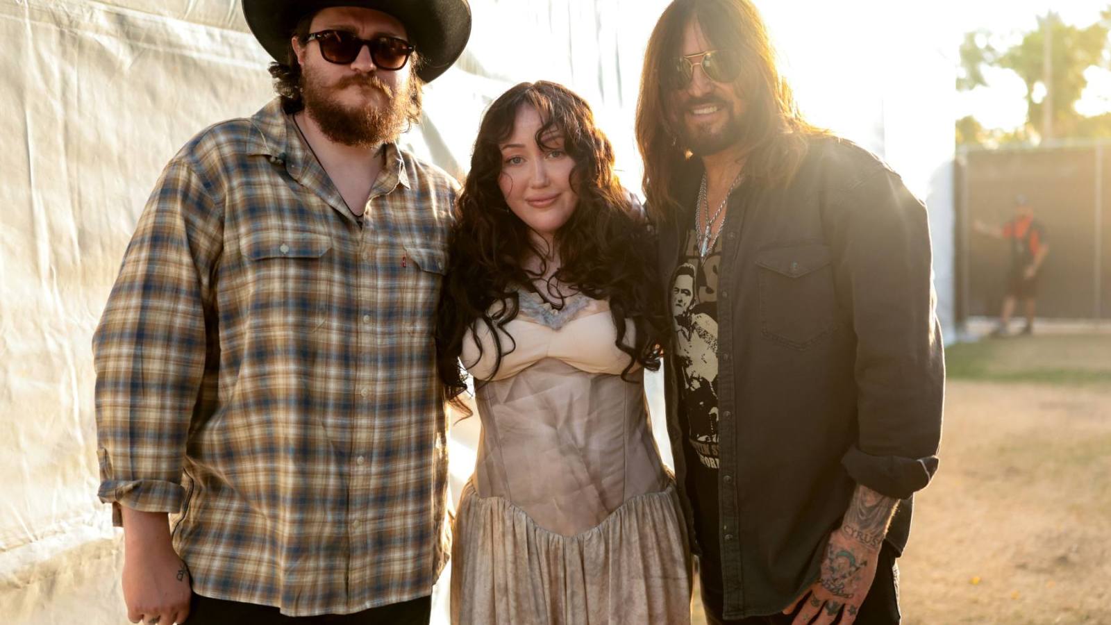 Noah Cyrus Joined by Billy Ray, Braison Cyrus at Stagecoach 2026