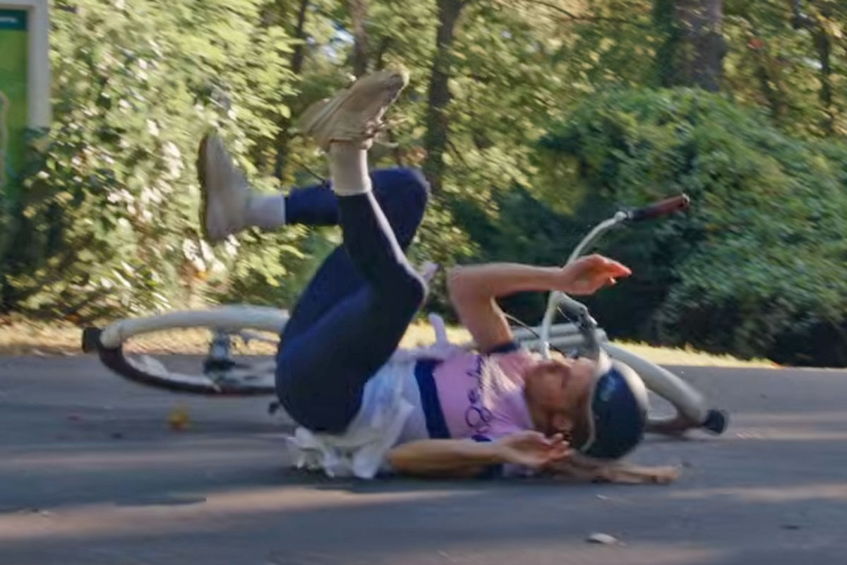 Ariana Grande editing mistake Focker-In-Law trailer