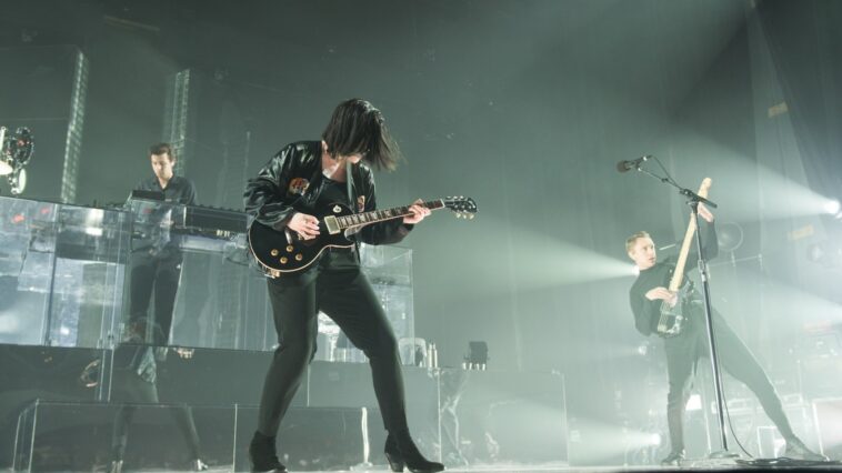 See the xx Play First Show in Eight Years in Mexico City