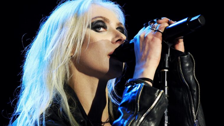 Taylor Momsen Bit by Venomous Spider on AC/DC Tour