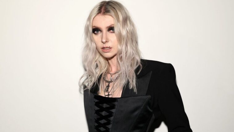 Taylor Momsen Visits Hospital After Venomous Spider Bite