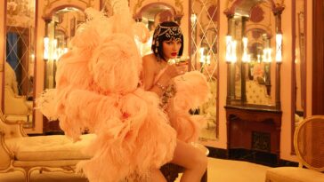 Taylor Swifts Fans React to 'Elizabeth Taylor' Music Video