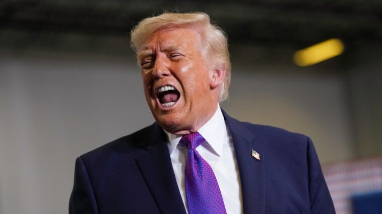 Trump Attacks Tucker Carlson, Alex Jones, Megyn Kelly Amid Iran War