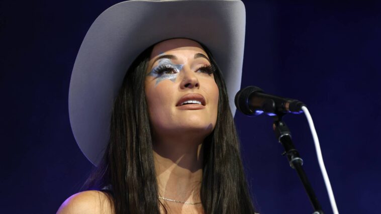 Watch Kacey Musgraves debut new songs from upcoming album 'Middle Of Nowhere' during surprise Coachella set